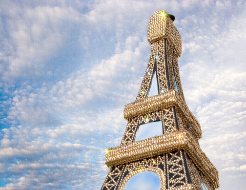 Iconic Tour D' Eiffel